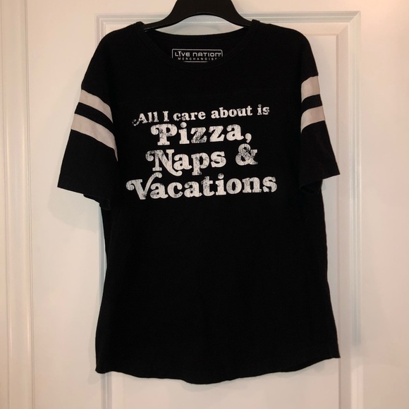 Tops - Women’s Medium Top